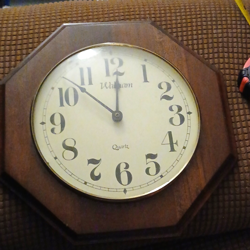 Wall clock